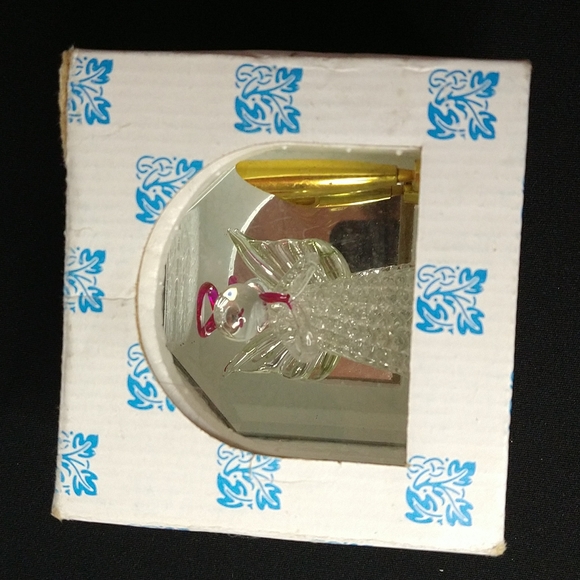 Glass angel/ mirrored pen holder. - Picture 8 of 8
